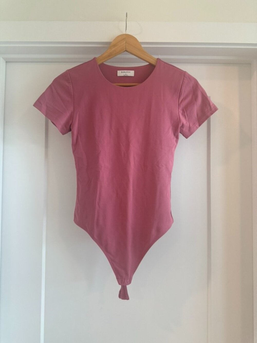 Babaton Pink Short Sleeve Crew Neck Bodysuit Women’s Medium
